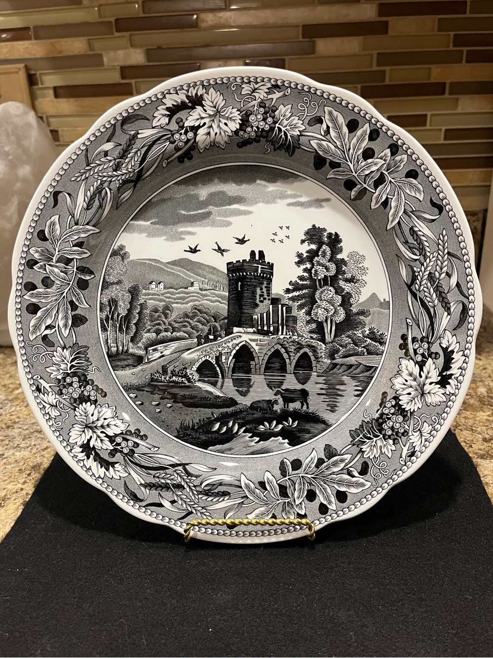 Spode “Lucano” Black and White Archive Collection 10” Dinner Plate England